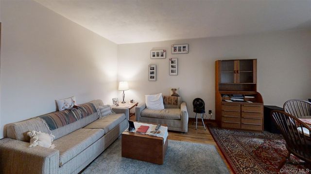 415 Gramatan Avenue 4F, Fleetwood, NY 10552