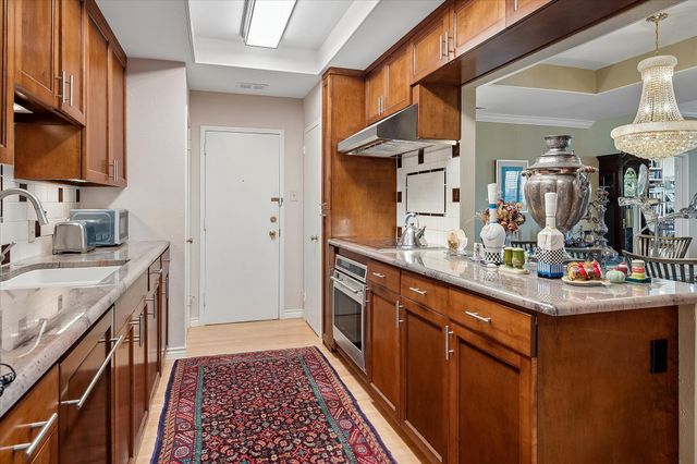 6335 W Northwest Highway 1117, Dallas, TX 75225