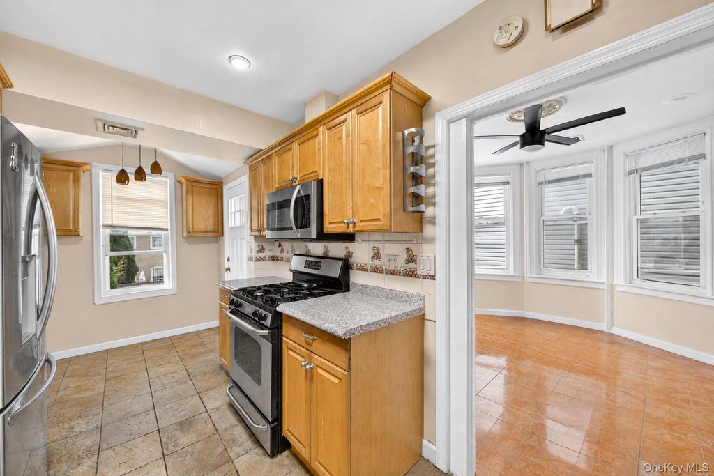 7630 Park Lane S, Woodhaven, NY 11421 — photo 3