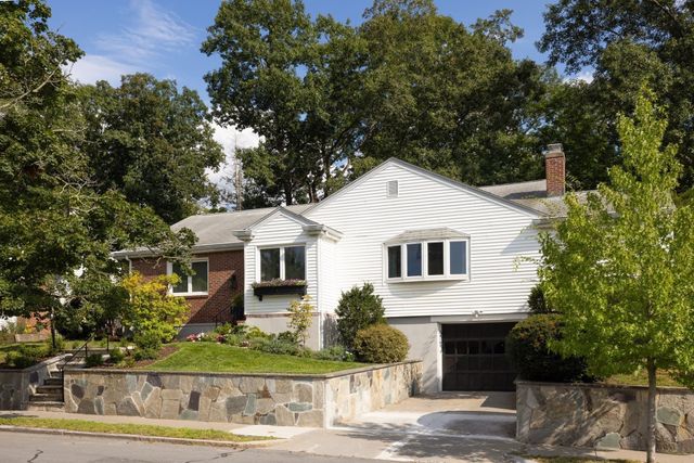 154 Bellingham Rd, Brookline, MA 02467