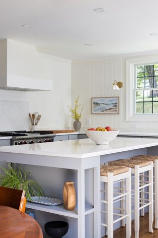 154 Bellingham Rd, Brookline, MA 02467