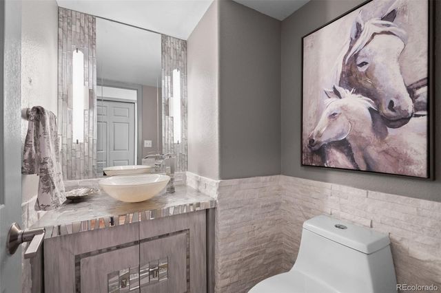 9235 W Hinsdale Place, Littleton, CO 80128