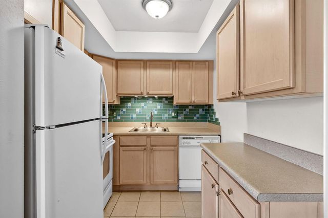 2929 SE Ocean Boulevard M4, Stuart, FL 34996