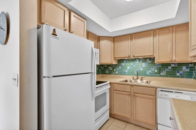 2929 SE Ocean Boulevard M4, Stuart, FL 34996
