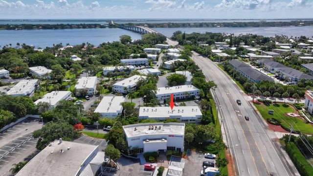 2929 SE Ocean Boulevard M4, Stuart, FL 34996