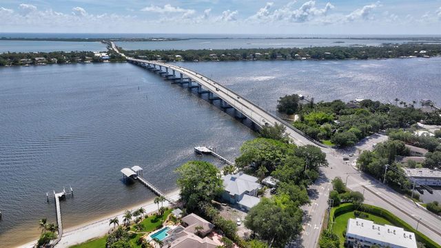 2929 SE Ocean Boulevard M4, Stuart, FL 34996