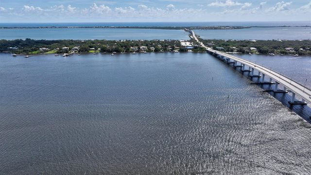2929 SE Ocean Boulevard M4, Stuart, FL 34996