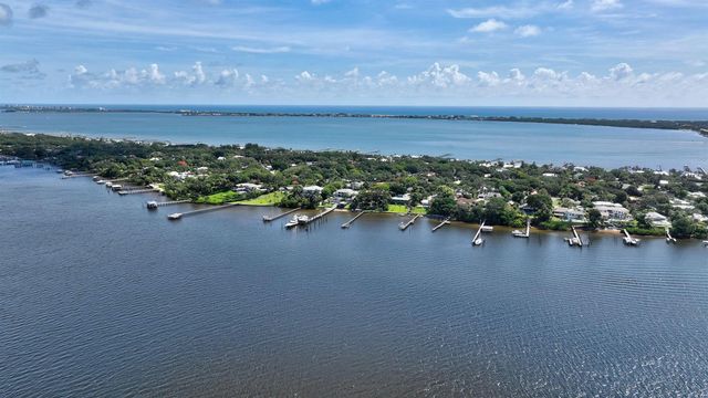 2929 SE Ocean Boulevard M4, Stuart, FL 34996