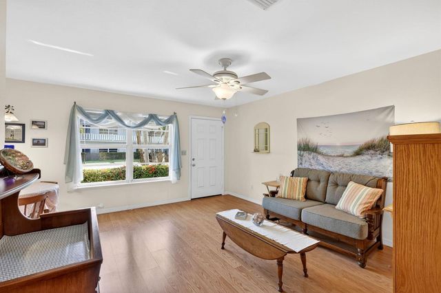 2929 SE Ocean Boulevard M4, Stuart, FL 34996