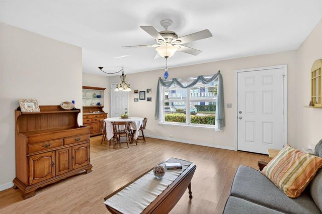 2929 SE Ocean Boulevard M4, Stuart, FL 34996