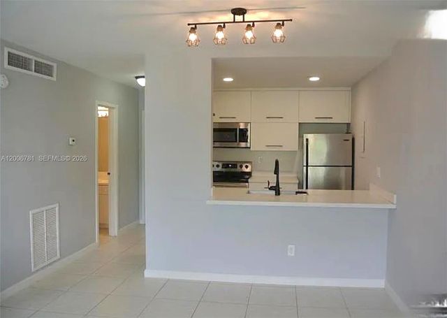 2160 SW 16th Ave 417, Miami, FL 33145