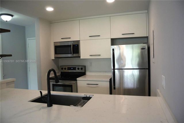 2160 SW 16th Ave 417, Miami, FL 33145