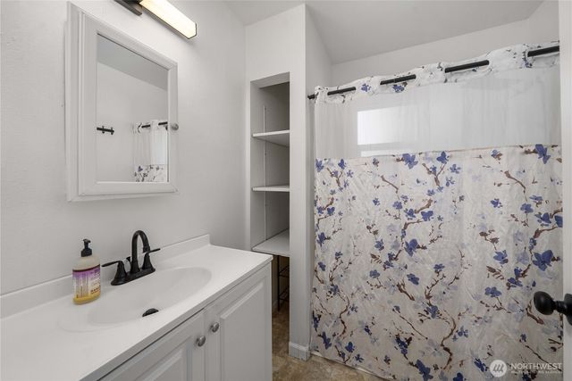 3802 S Ainsworth Avenue, Tacoma, WA 98418