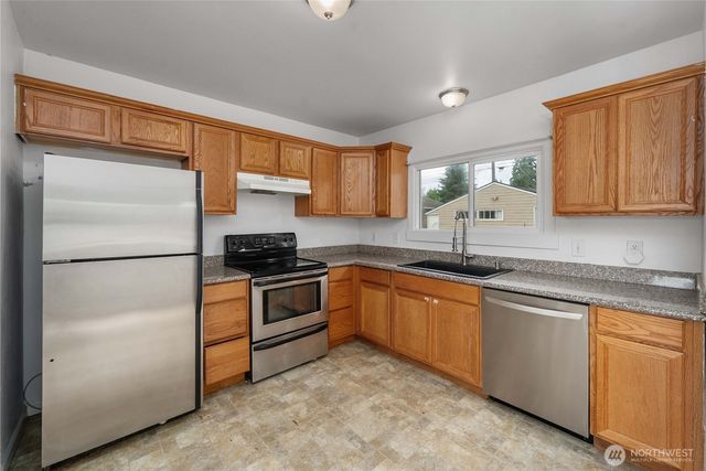 3802 S Ainsworth Avenue, Tacoma, WA 98418