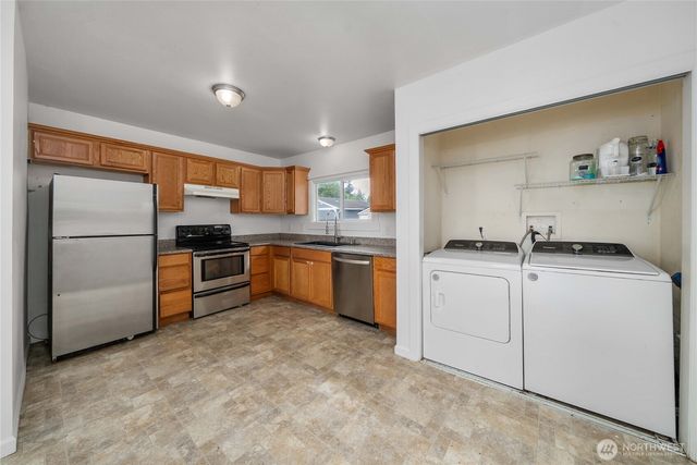 3802 S Ainsworth Avenue, Tacoma, WA 98418