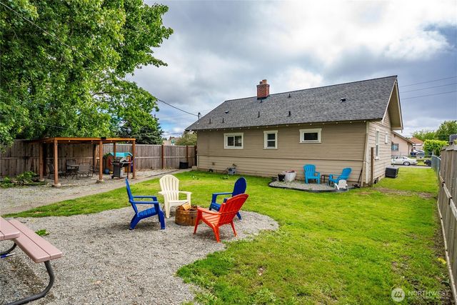 3802 S Ainsworth Avenue, Tacoma, WA 98418