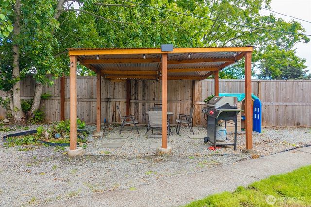 3802 S Ainsworth Avenue, Tacoma, WA 98418