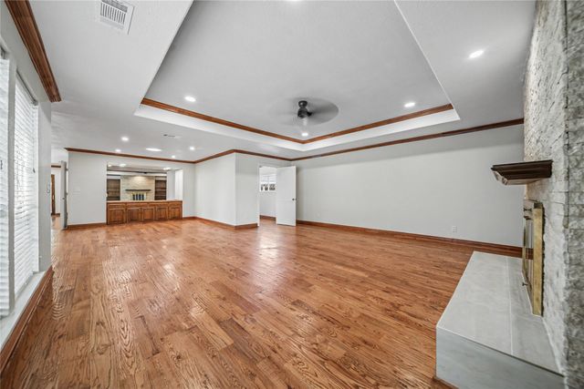 13407 Hedgeapple Drive, Dallas, TX 75243