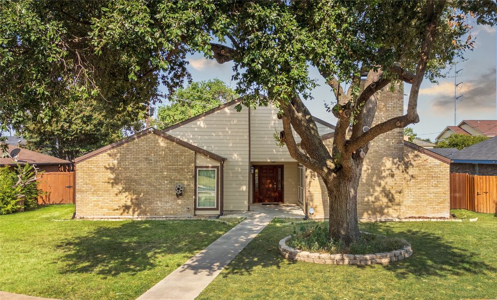 13407 Hedgeapple Drive, Dallas, TX 75243
