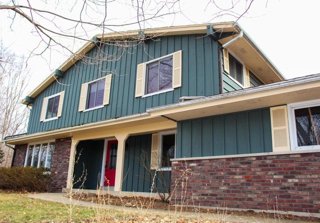 W3490 Oakwood DRIVE, Lake Geneva, WI 53147