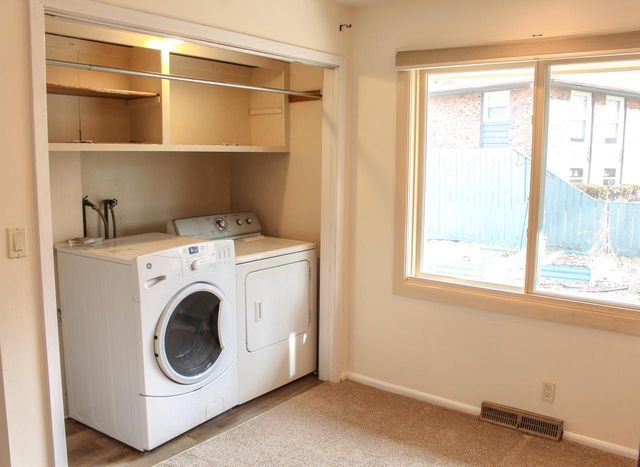 W3490 Oakwood DRIVE, Lake Geneva, WI 53147