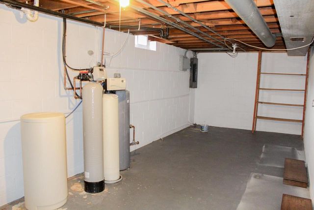 W3490 Oakwood DRIVE, Lake Geneva, WI 53147