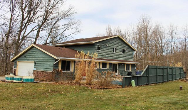 W3490 Oakwood DRIVE, Lake Geneva, WI 53147