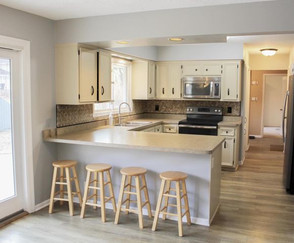 W3490 Oakwood DRIVE, Lake Geneva, WI 53147