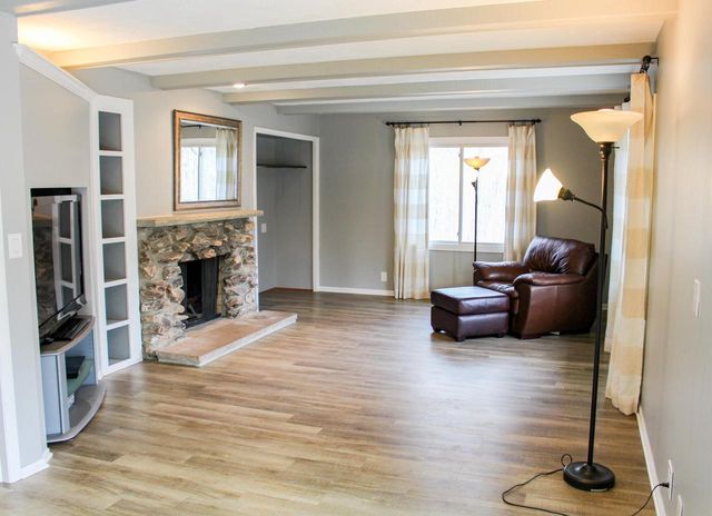 W3490 Oakwood DRIVE, Lake Geneva, WI 53147