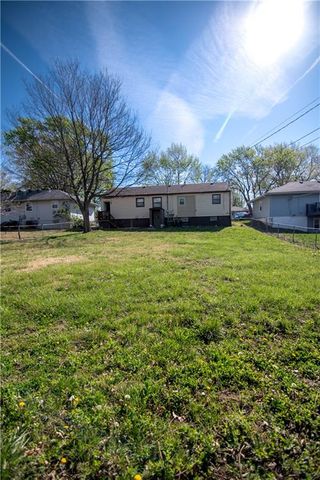 13112 Winchester Avenue, Grandview, MO 64030
