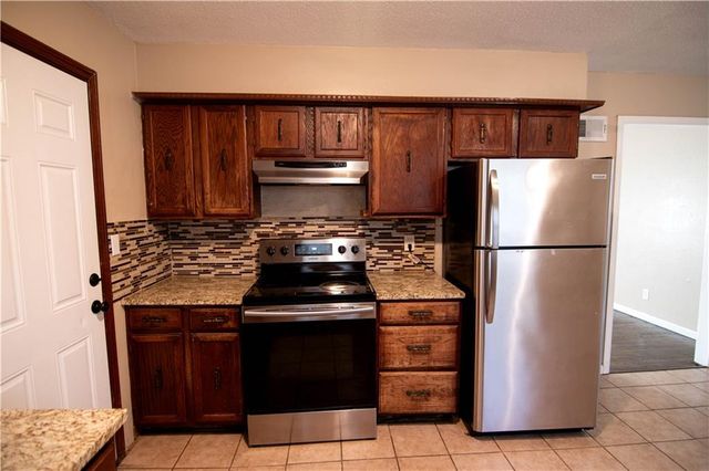 13112 Winchester Avenue, Grandview, MO 64030