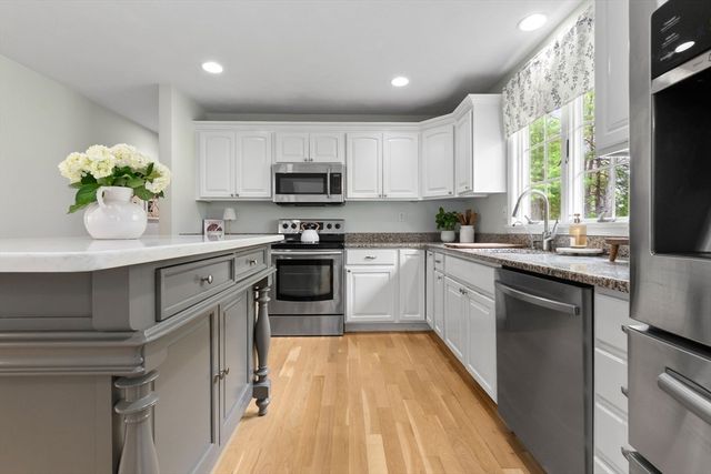 111 Flint Farm Rd, Middleton, MA 01949