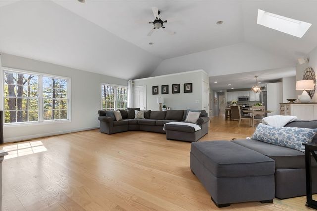 111 Flint Farm Rd, Middleton, MA 01949