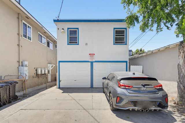 3809 W Chandler Blvd, Burbank, CA 91505