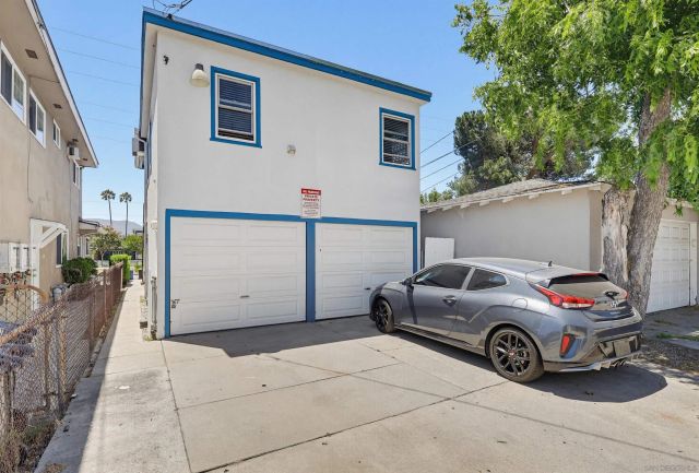 3809 W Chandler Blvd, Burbank, CA 91505