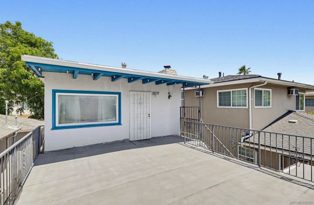 3809 W Chandler Blvd, Burbank, CA 91505