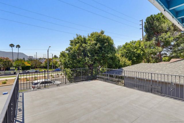 3809 W Chandler Blvd, Burbank, CA 91505