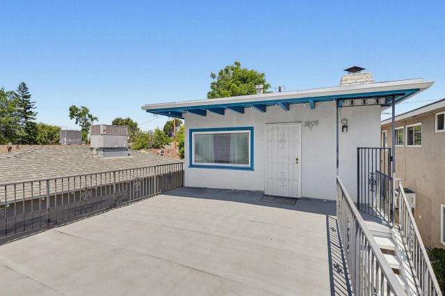 3809 W Chandler Blvd, Burbank, CA 91505