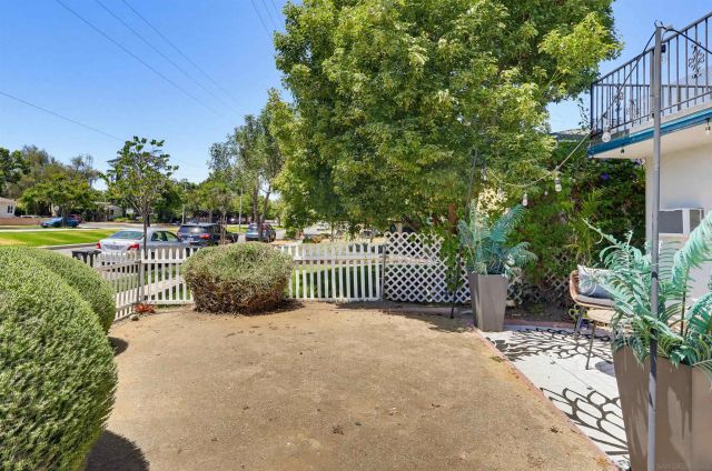 3809 W Chandler Blvd, Burbank, CA 91505