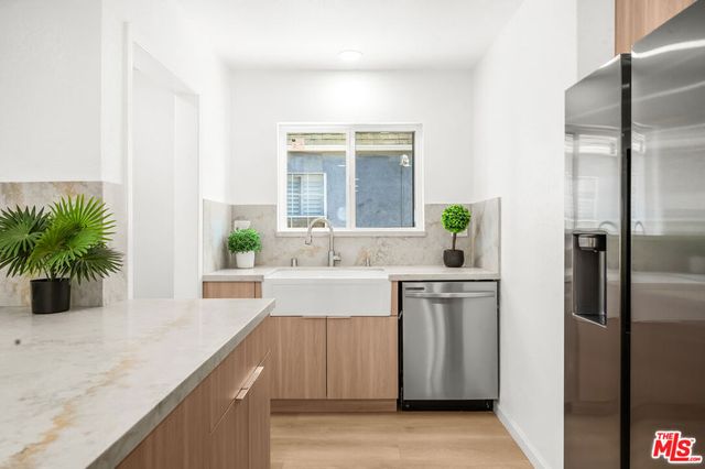 5124 Hillcrest Drive, Los Angeles, CA 90043