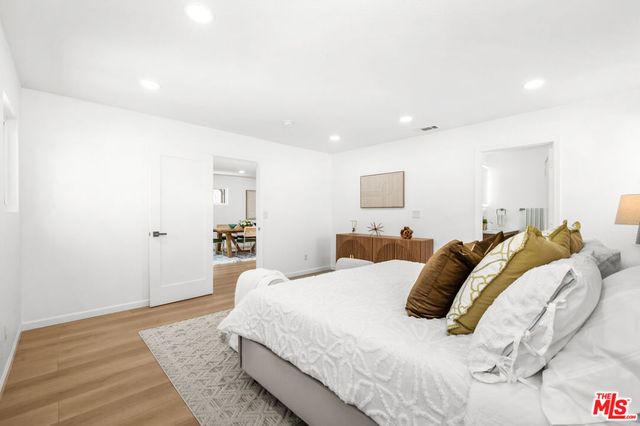 5124 Hillcrest Drive, Los Angeles, CA 90043