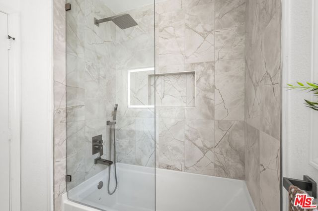 5124 Hillcrest Drive, Los Angeles, CA 90043