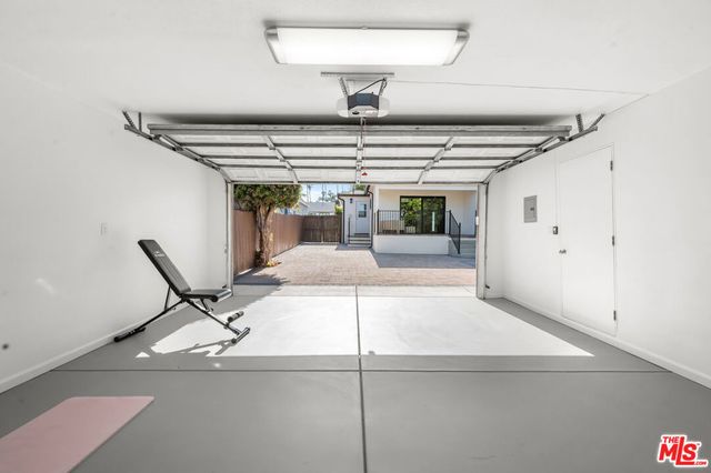 5124 Hillcrest Drive, Los Angeles, CA 90043