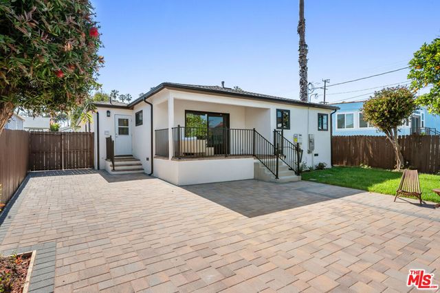 5124 Hillcrest Drive, Los Angeles, CA 90043