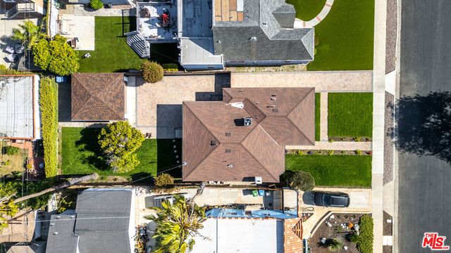 5124 Hillcrest Drive, Los Angeles, CA 90043