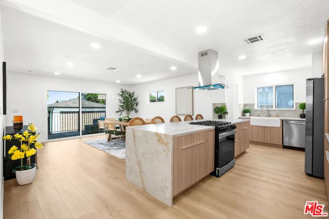 5124 Hillcrest Drive, Los Angeles, CA 90043