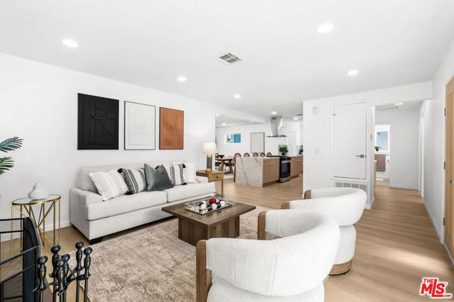 5124 Hillcrest Drive, Los Angeles, CA 90043