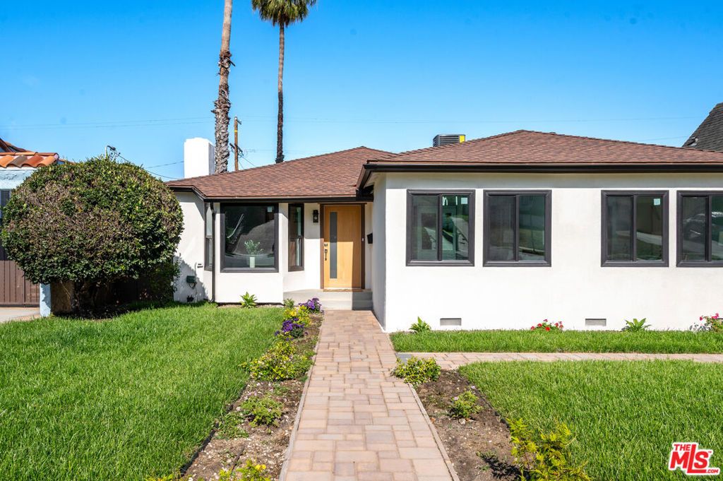 Image 1 of property listing at 5124 Hillcrest Drive, Los Angeles, CA 90043
