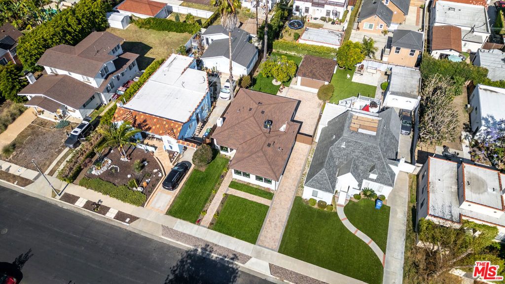 Image 45 of property listing at 5124 Hillcrest Drive, Los Angeles, CA 90043