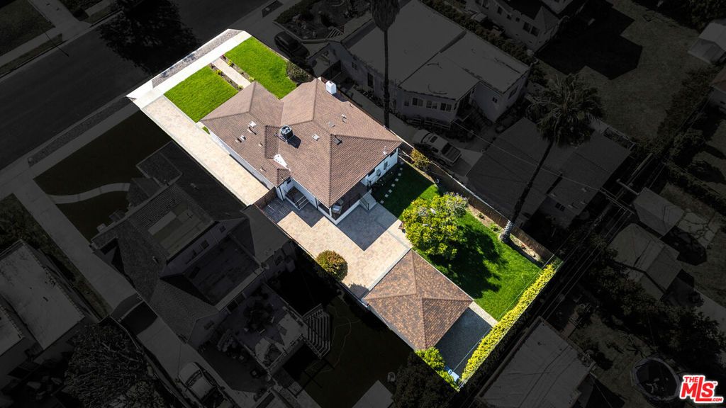 Image 48 of property listing at 5124 Hillcrest Drive, Los Angeles, CA 90043
